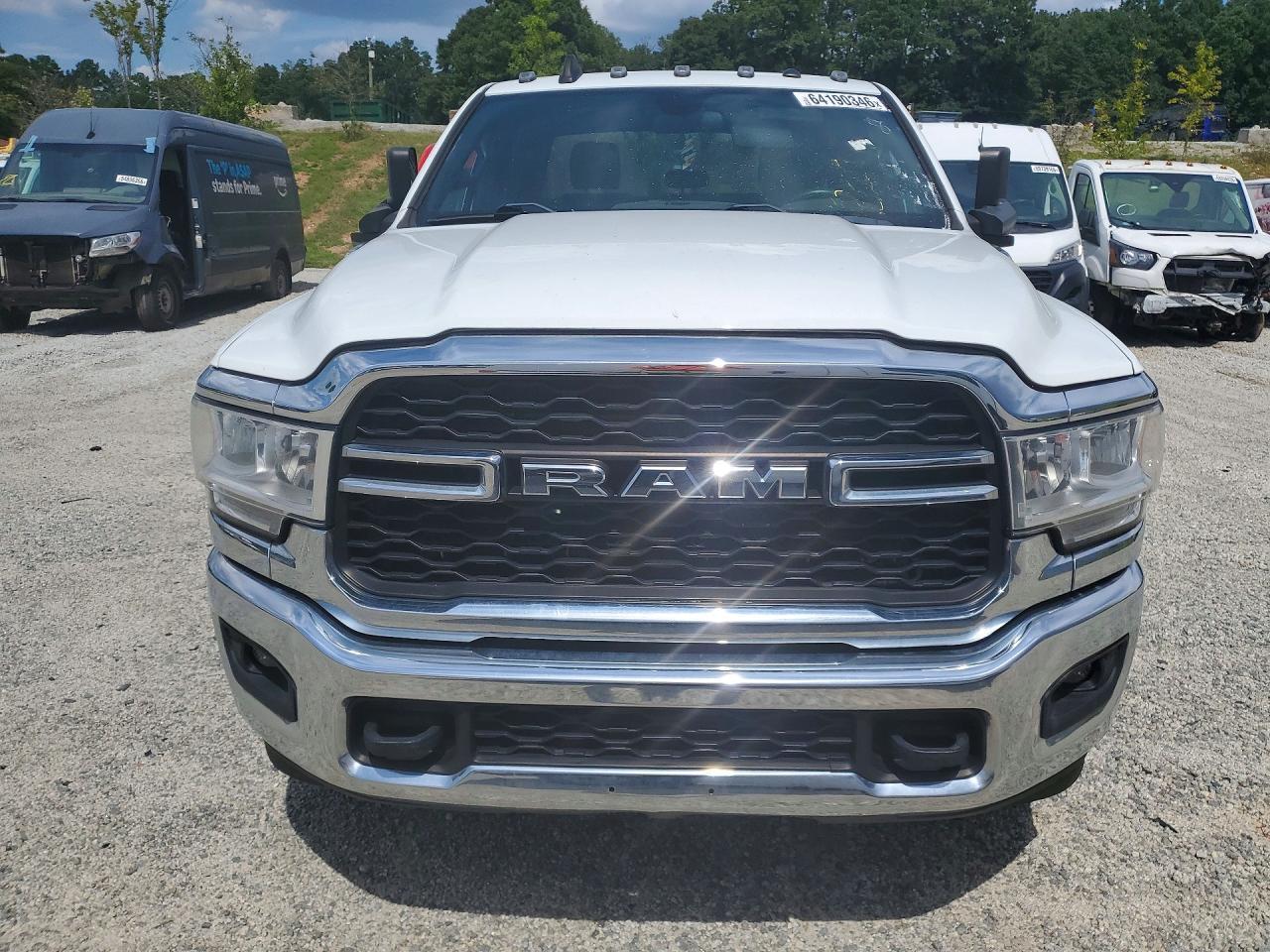 2022 Ram 3500 - Фото 5