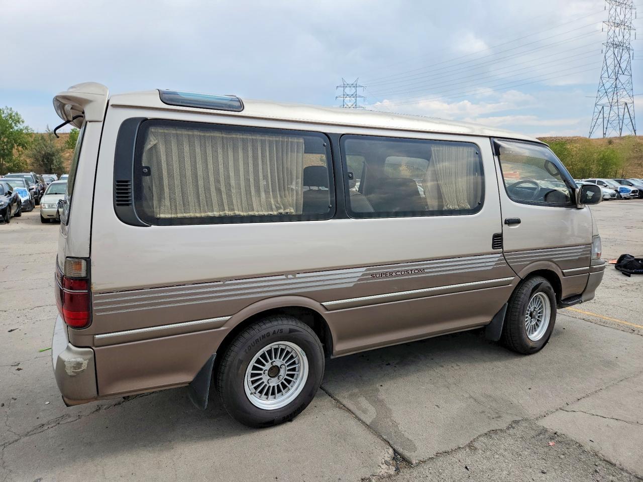 1993 Toyota Hiace - Image 3