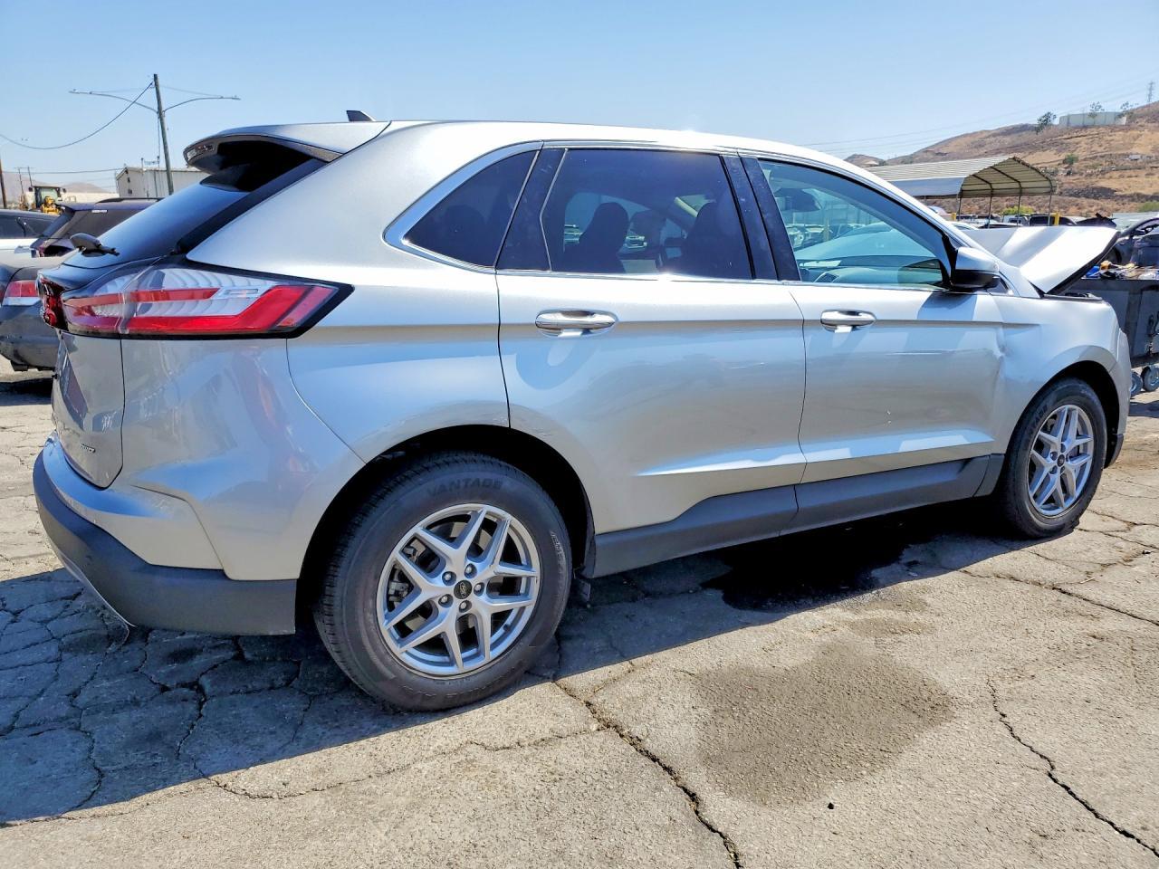 2023 Ford Edge Sel - Image 3