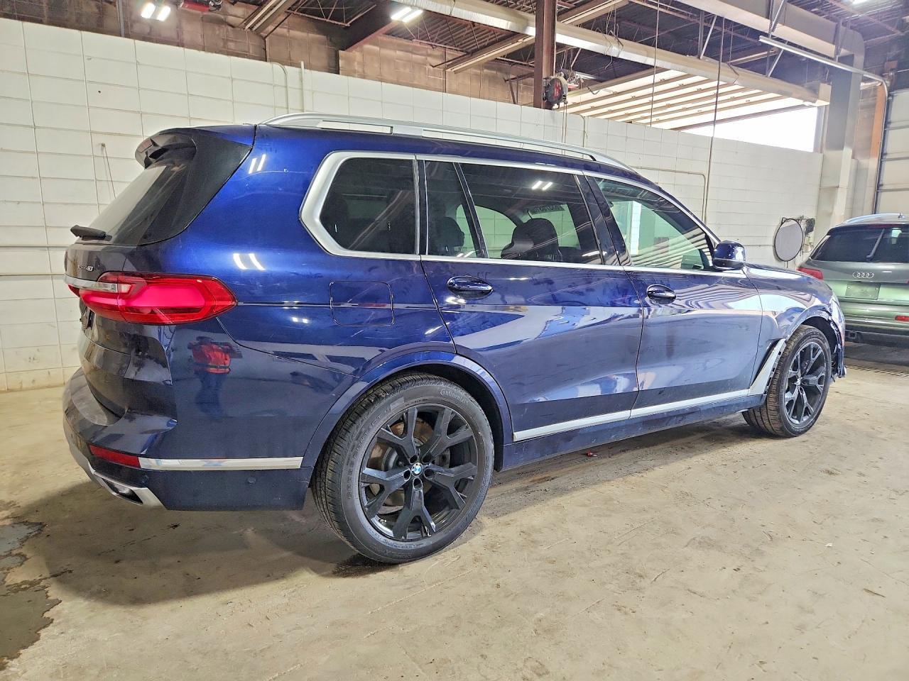 2020 BMW X7 xDrive40I - Фото 3