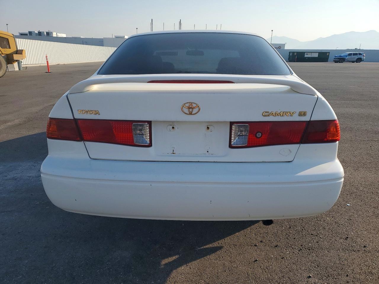 2000 Toyota Camry Le - Image 6