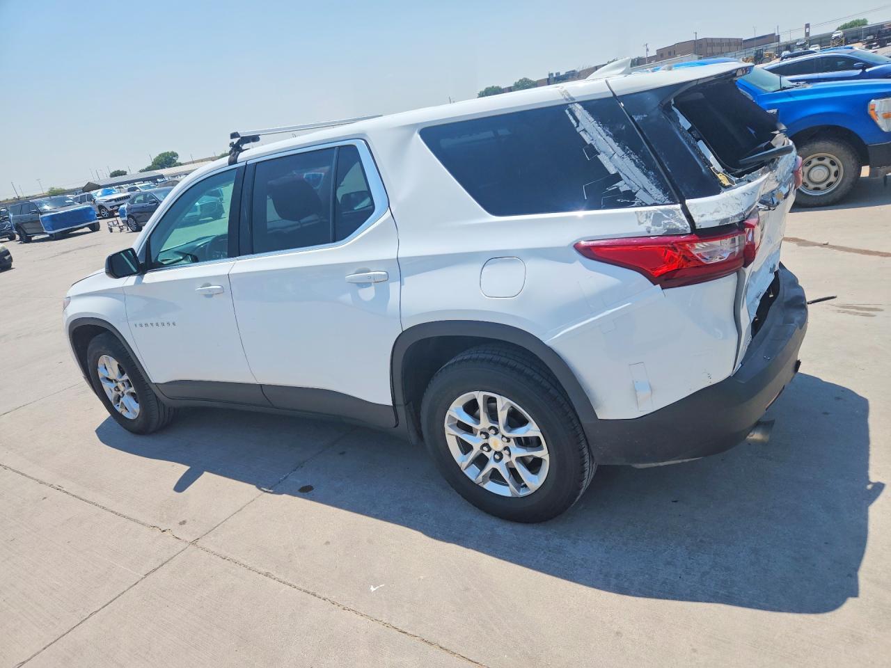 2019 Chevrolet Traverse Ls - Фото 2