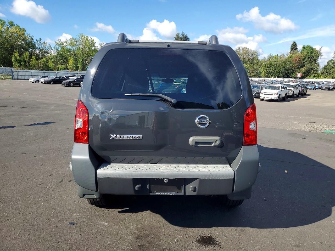 2012 Nissan Xterra X - Image 6