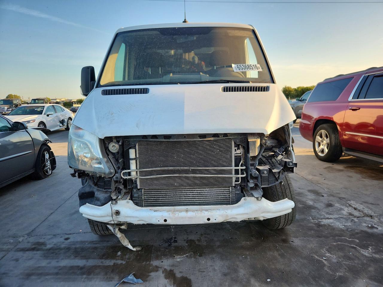 2018 Freightliner Sprinter 2500 Delivery Van - Фото 5