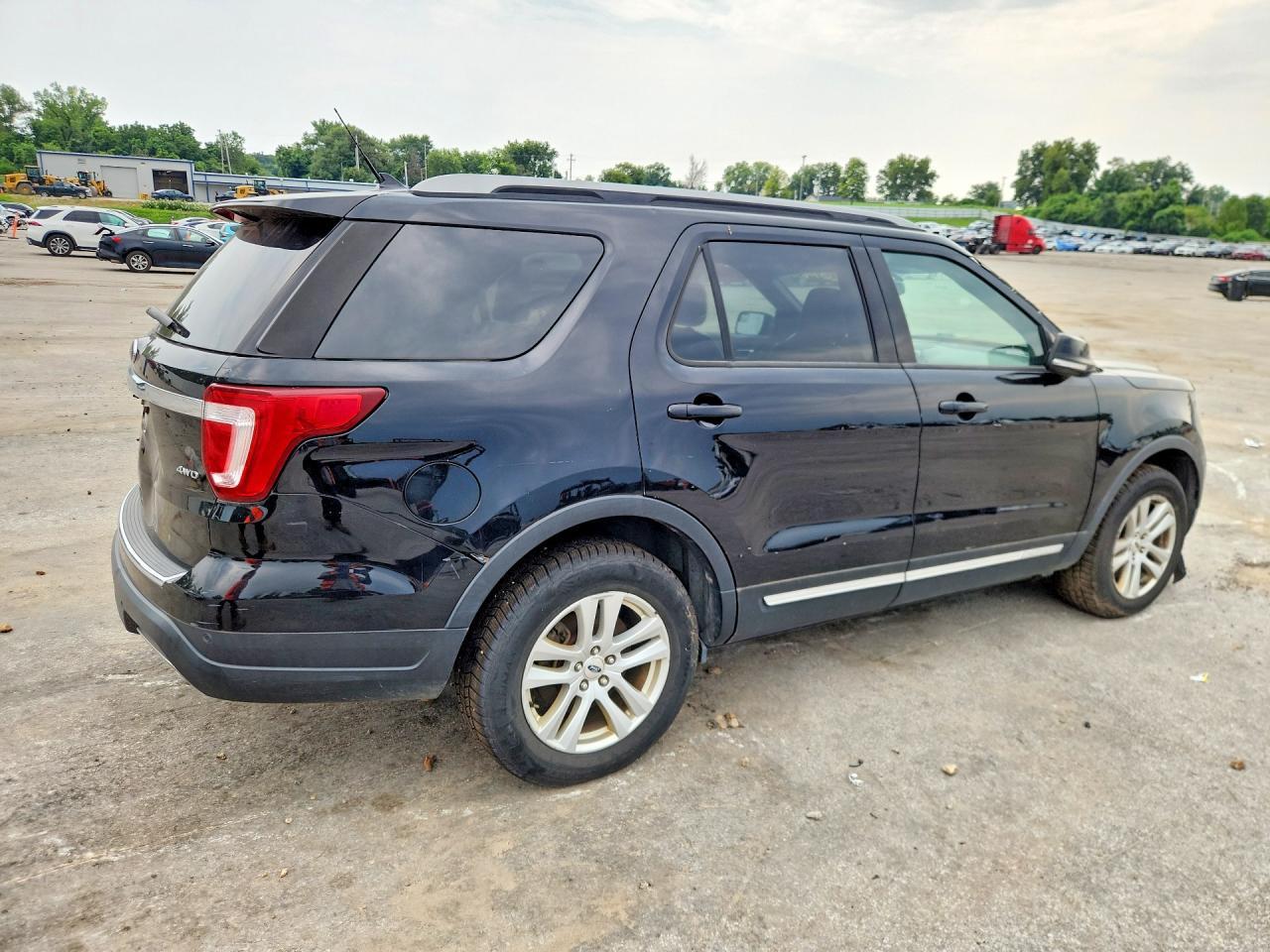 2018 Ford Explorer Xlt - Image 3