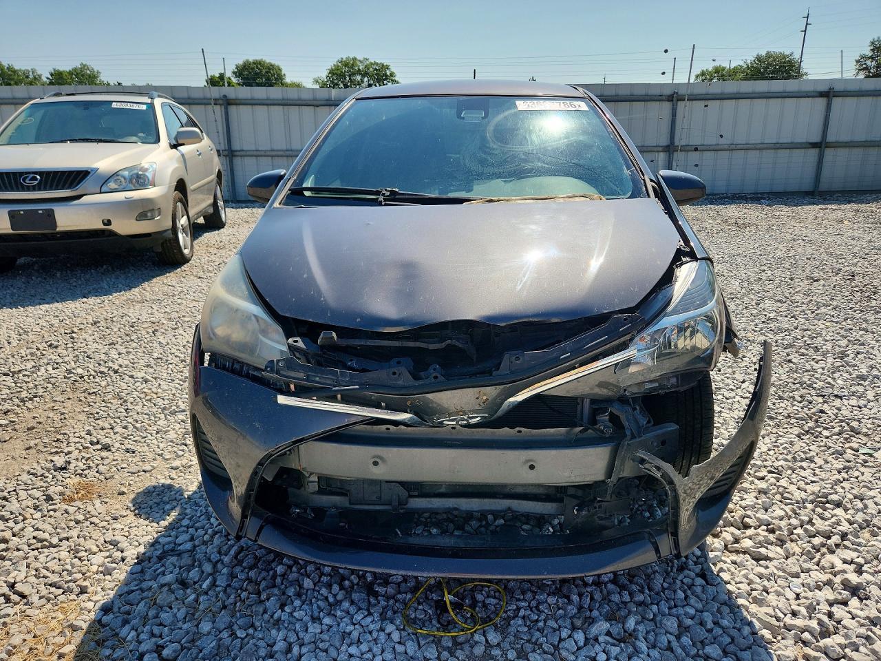 2017 Toyota Yaris 3-Door L - Фото 5