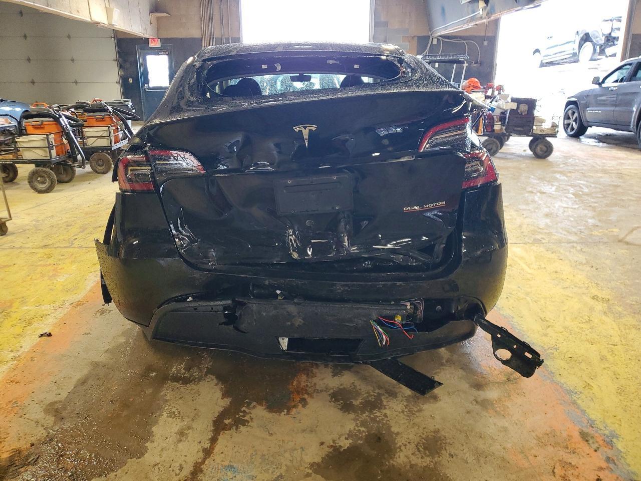 2023 Tesla Model Y - Image 6