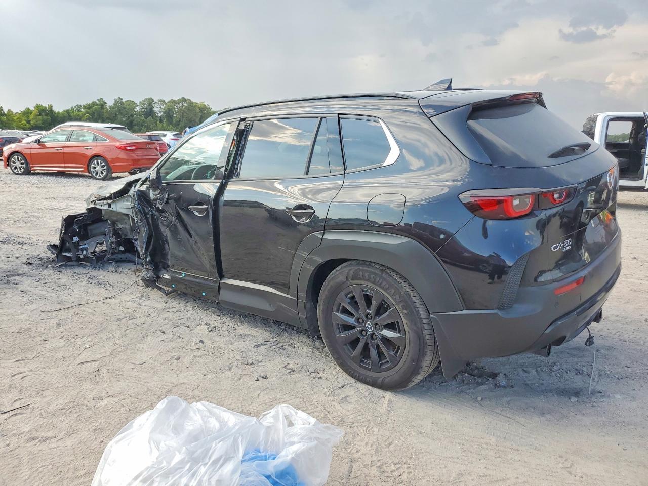 2026 Mazda Cx-50 Premium - Image 2