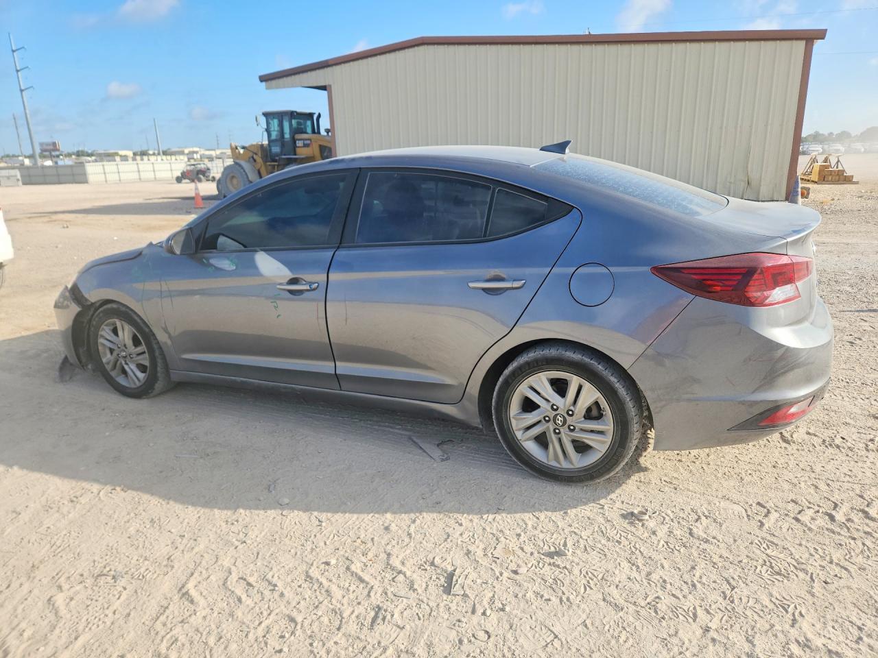 2019 Hyundai Elantra Sel - Image 2
