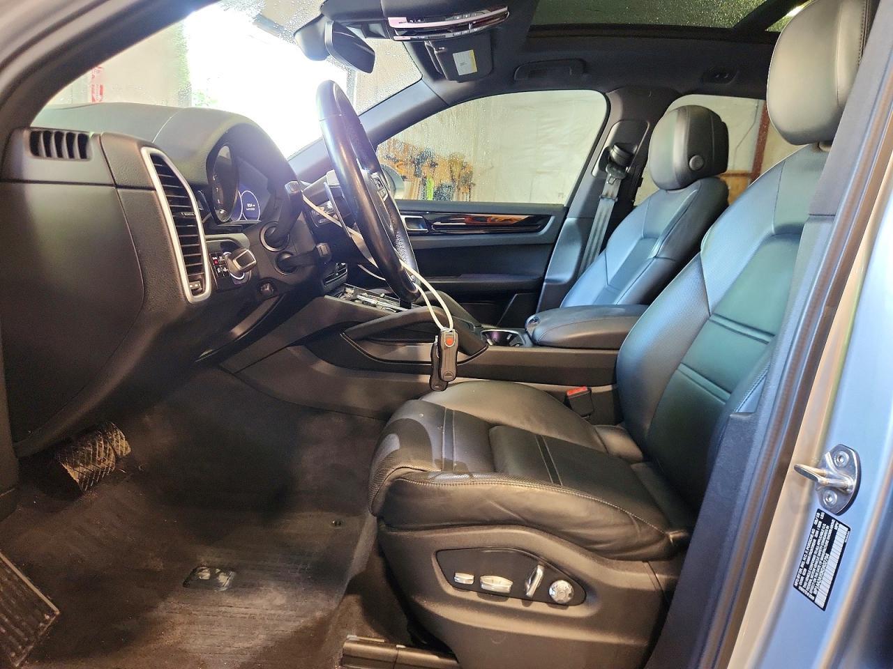 2019 Porsche Cayenne - Image 7