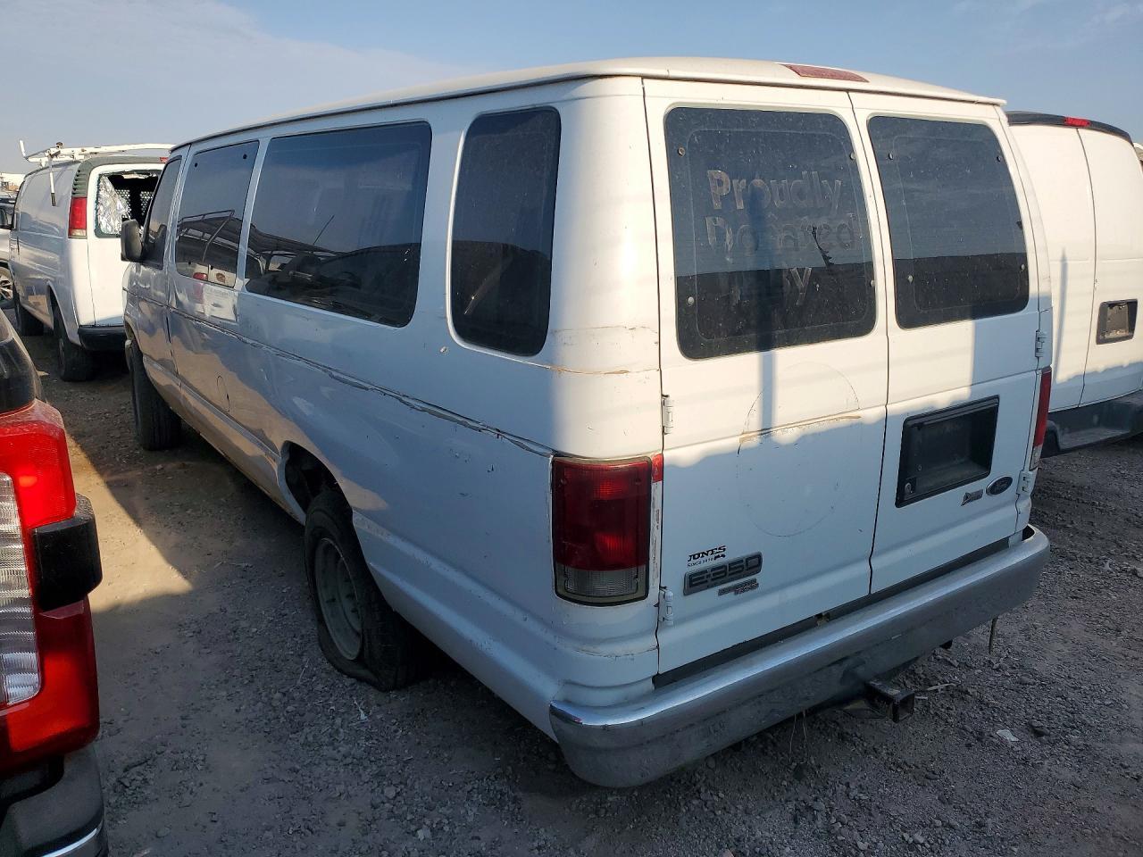 2010 Ford Econoline E350 Super Duty Wagon - Фото 2