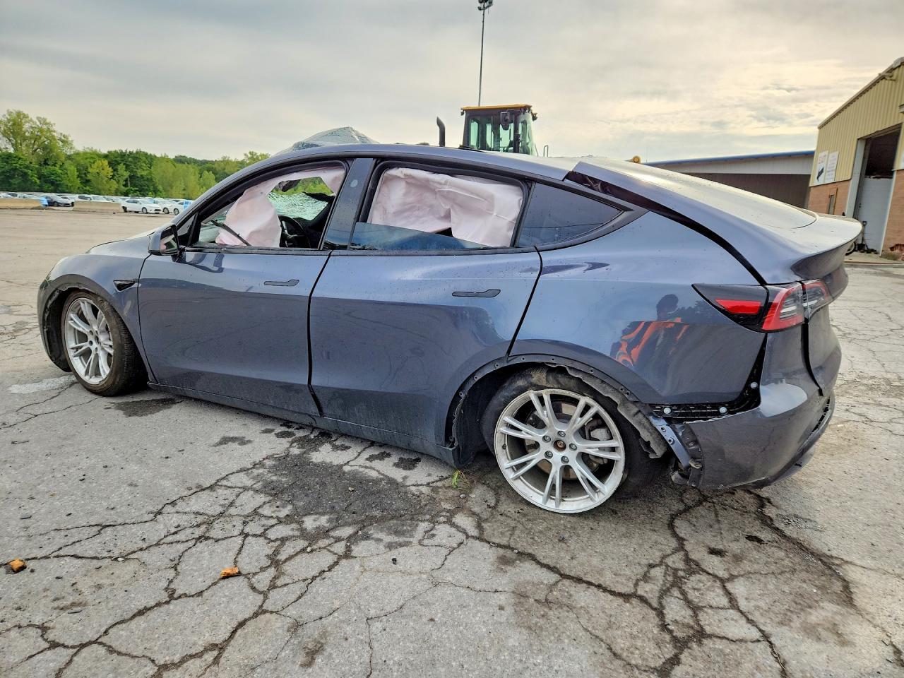 2023 Tesla Model Y - Image 2
