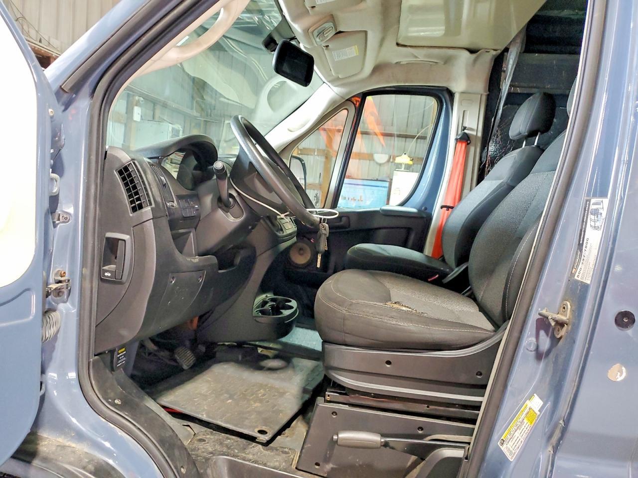 2020 Ram Promaster 3500 Delivery Van - Фото 7
