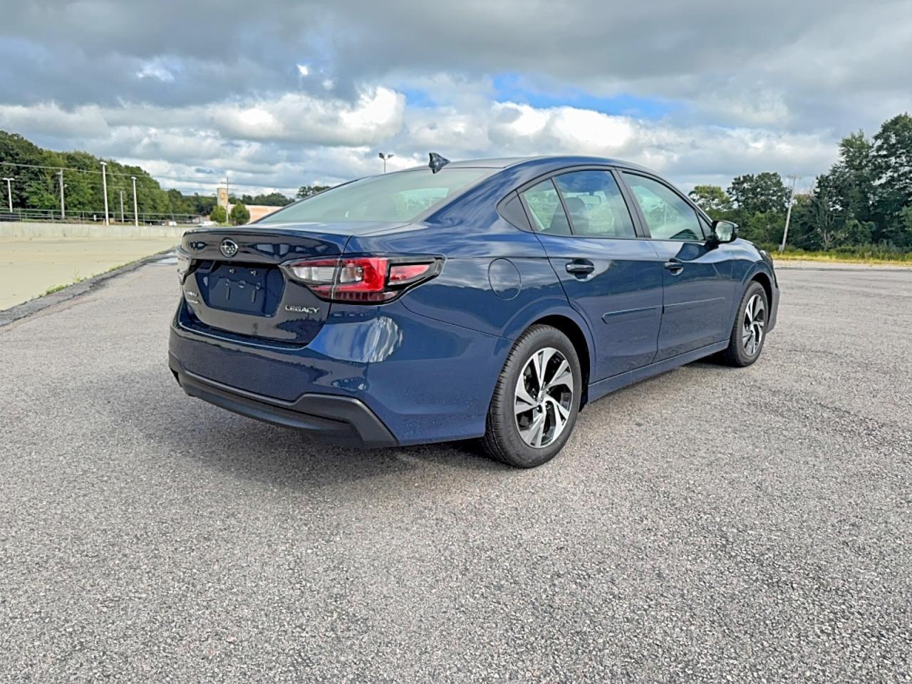 2025 Subaru Legacy Premium - Фото 4