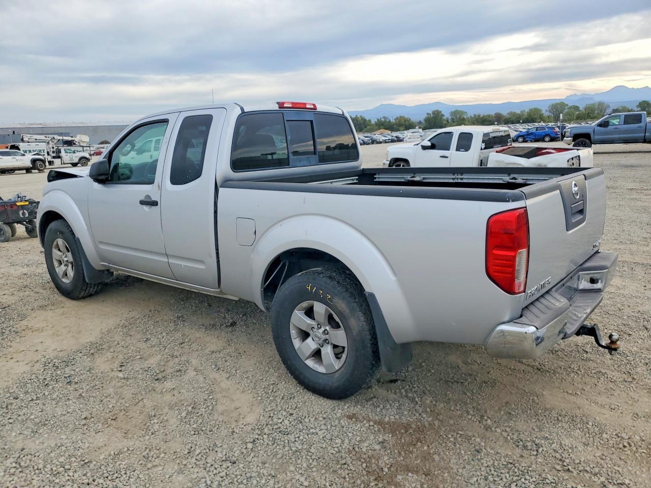 2012 Nissan Frontier Sv V6 - Фото 2