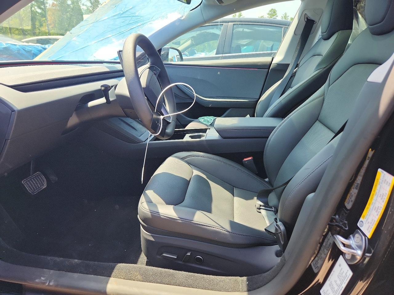 2026 Tesla Model 3 - Фото 7
