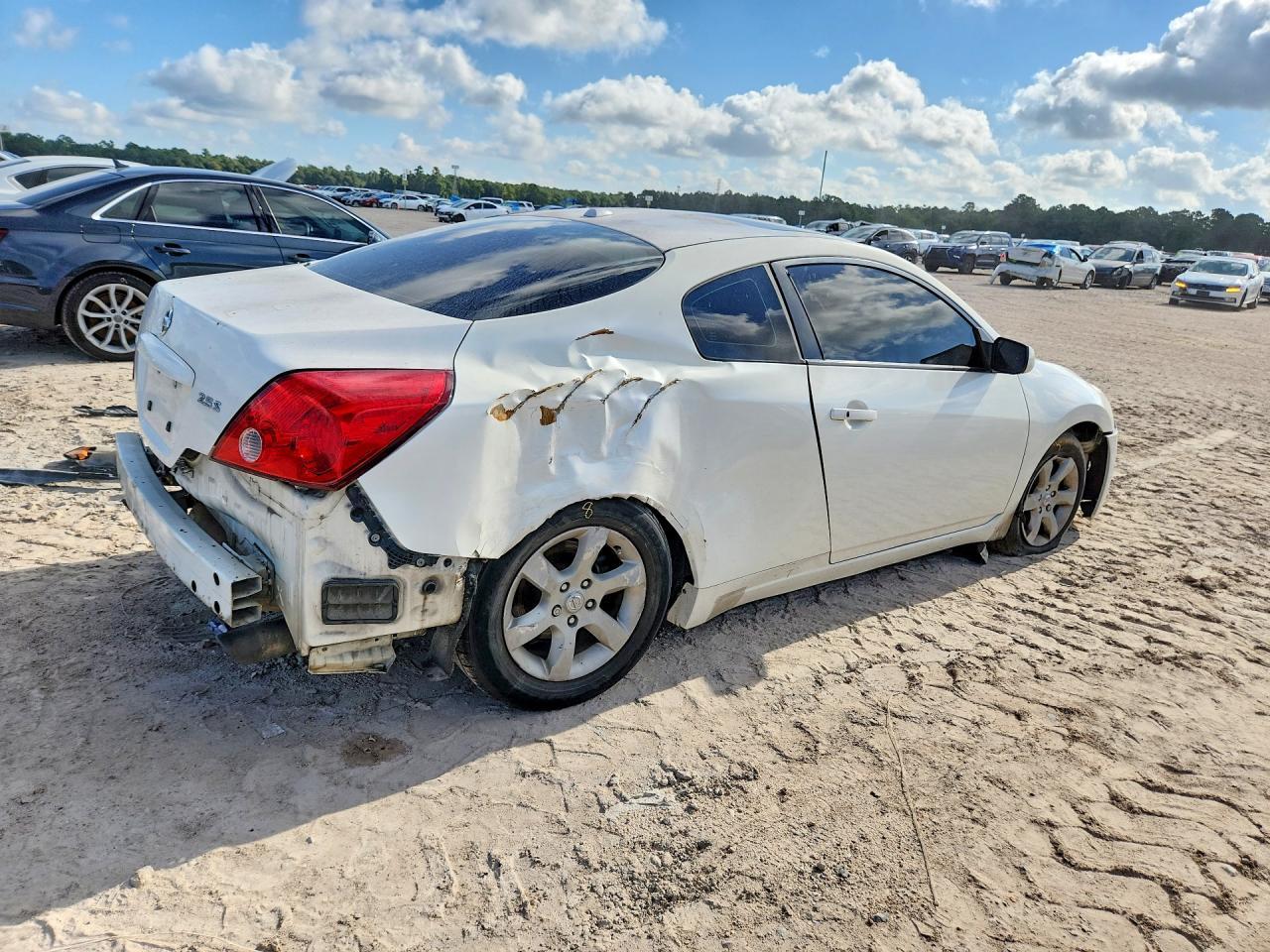 2008 Nissan Altima 2.5S - Фото 3