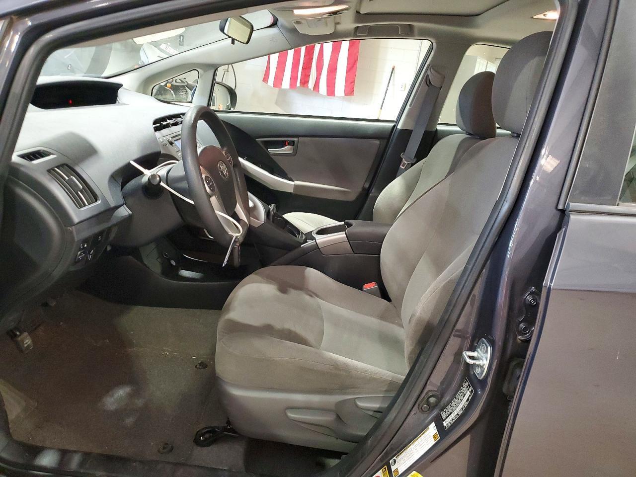 2014 Toyota Prius Three - Фото 7