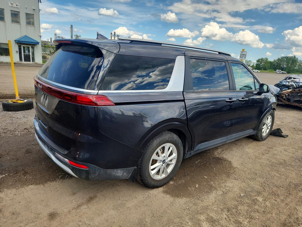 2023 Kia Carnival Lx - Фото 3