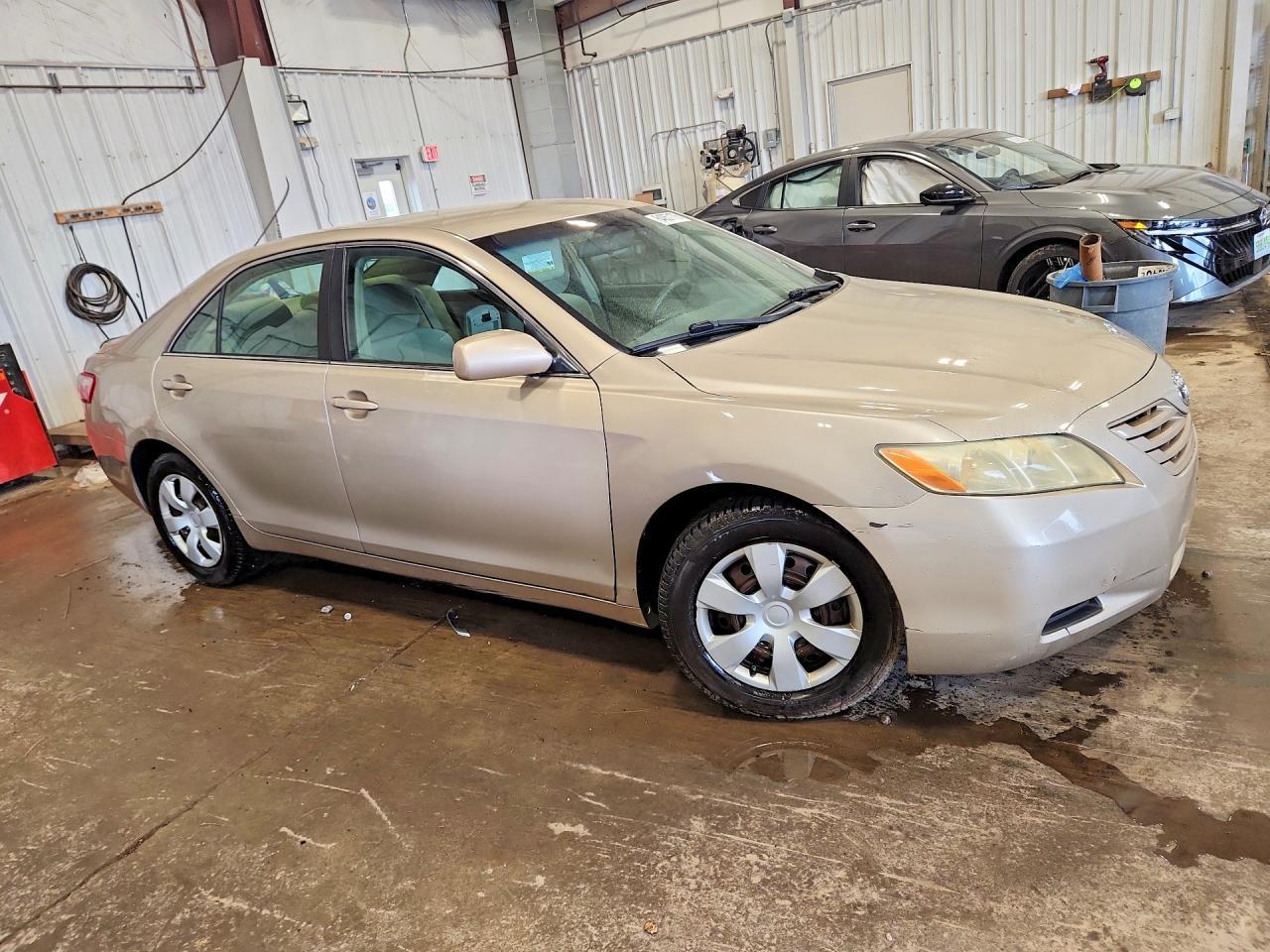 2008 Toyota Camry Le - Фото 4