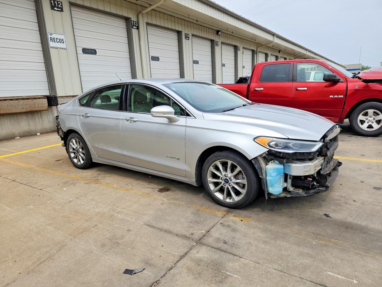 2017 Ford Fusion Se Hybrid - Image 4