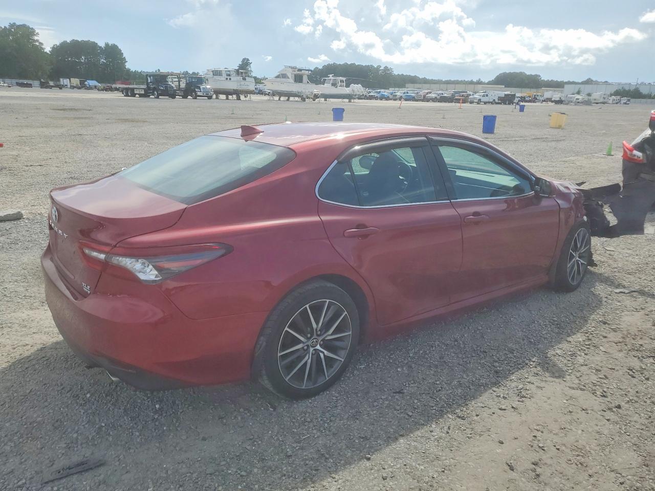 2021 Toyota Camry Xle - Фото 3