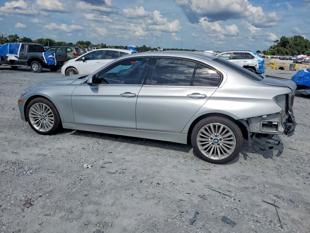 2013 BMW 328 I - Фото 2