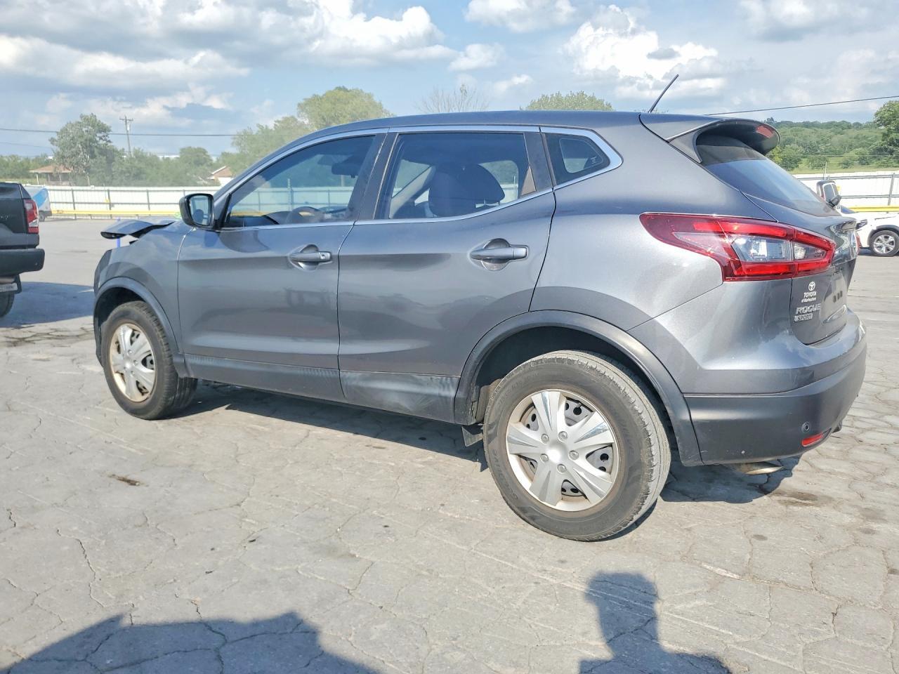 2020 Nissan Rogue Sport S - Image 2
