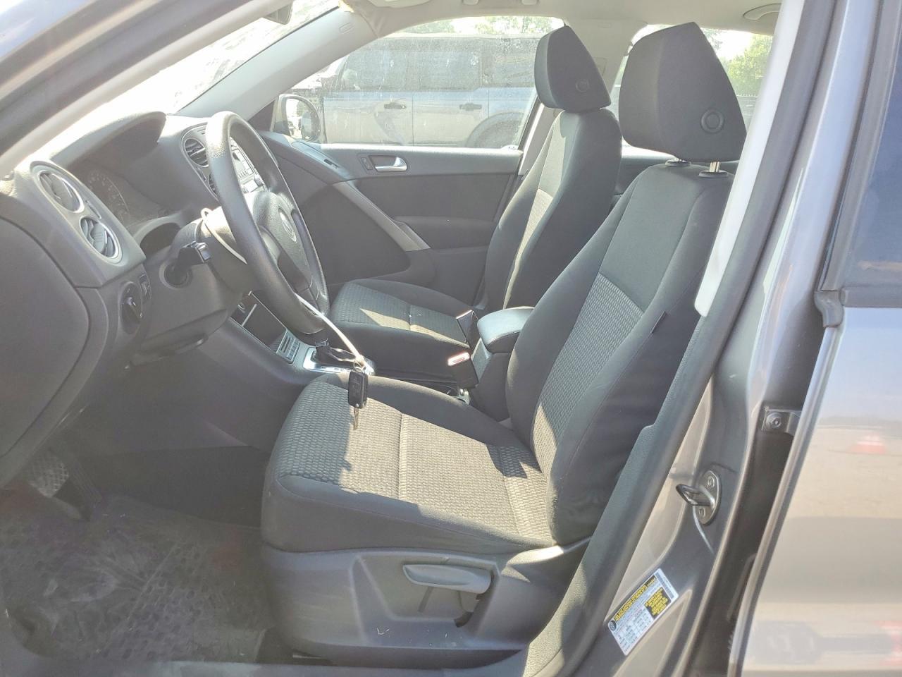 2010 Volkswagen Tiguan S - Фото 7
