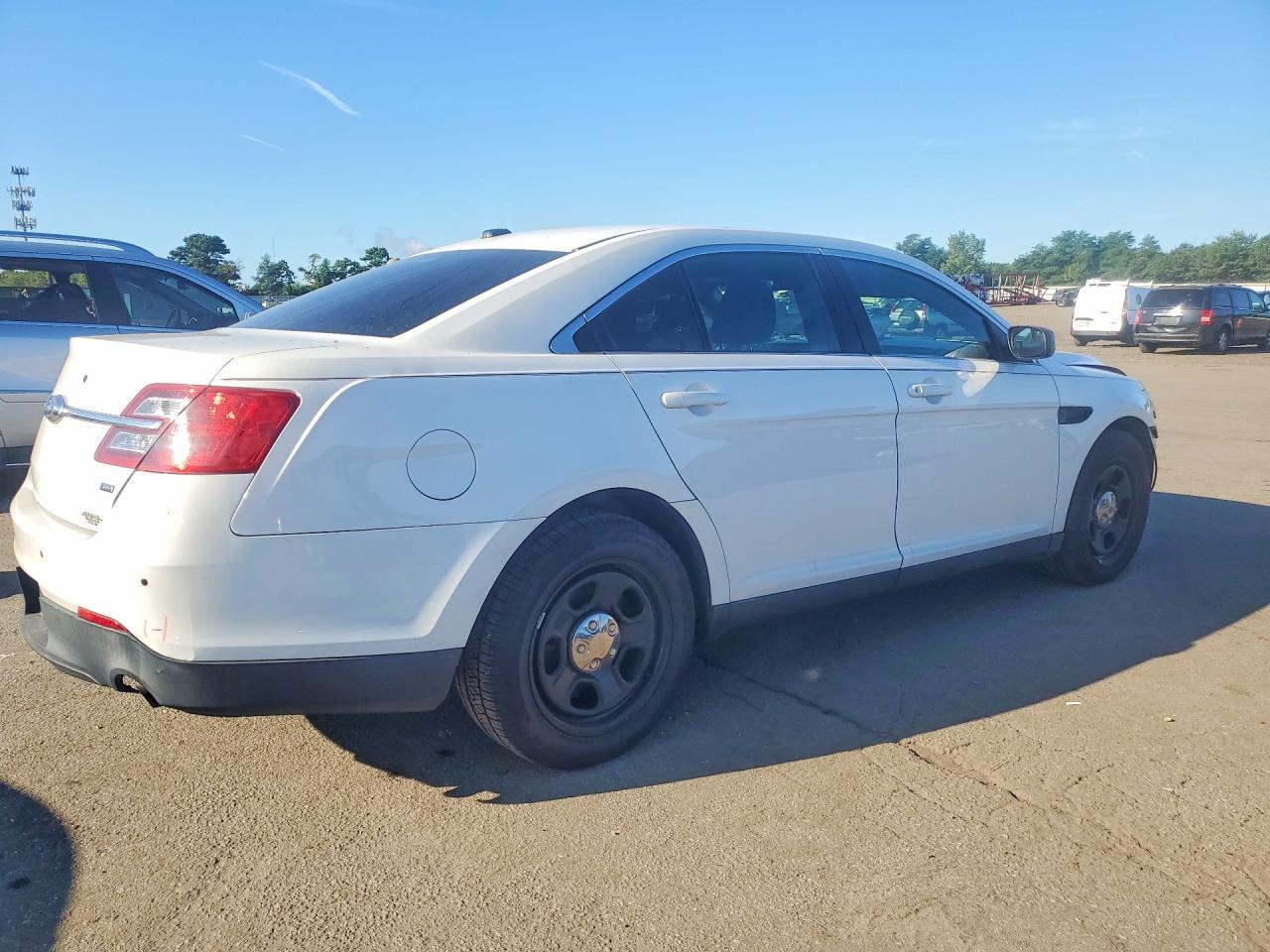 2017 Ford Taurus Police Interceptor - Image 3