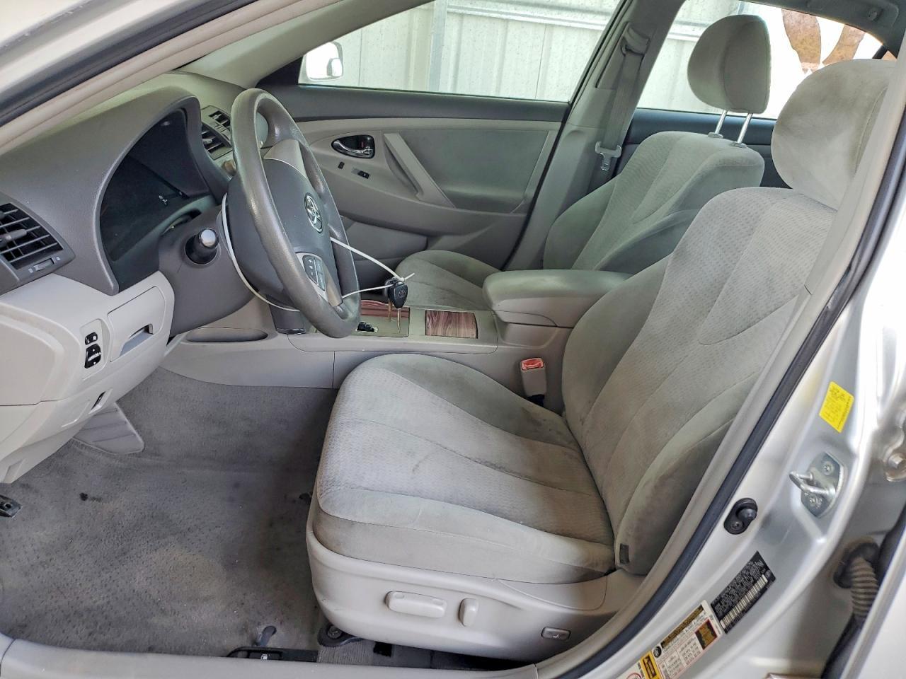 2011 Toyota Camry Le - Фото 7