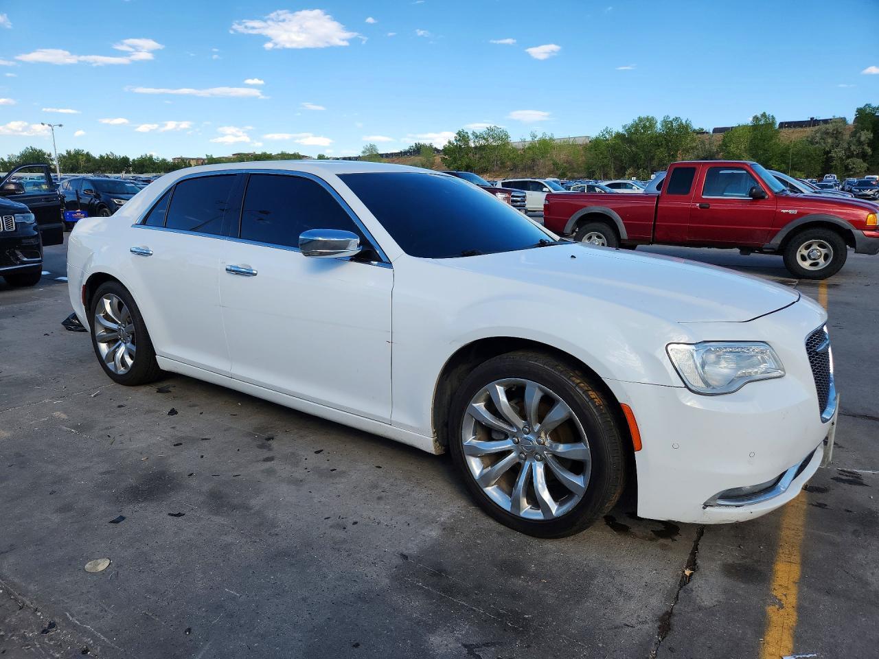 2015 Chrysler 300C - Фото 4