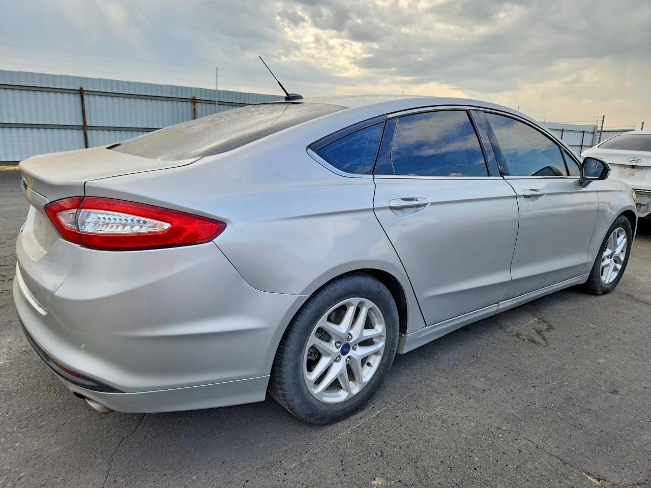 2016 Ford Fusion Se - Image 3