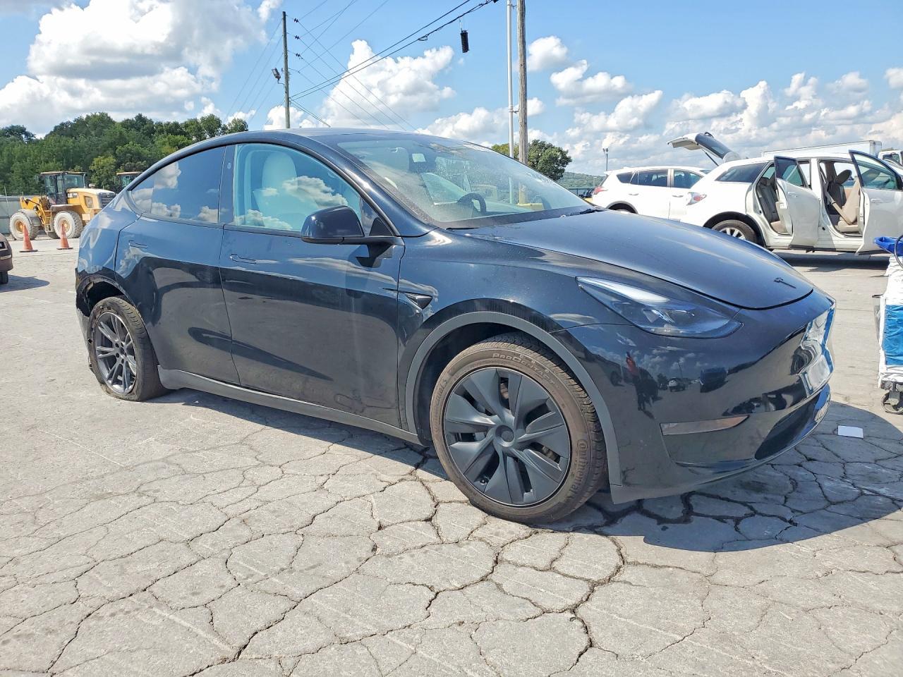 2024 Tesla Model Y - Фото 4