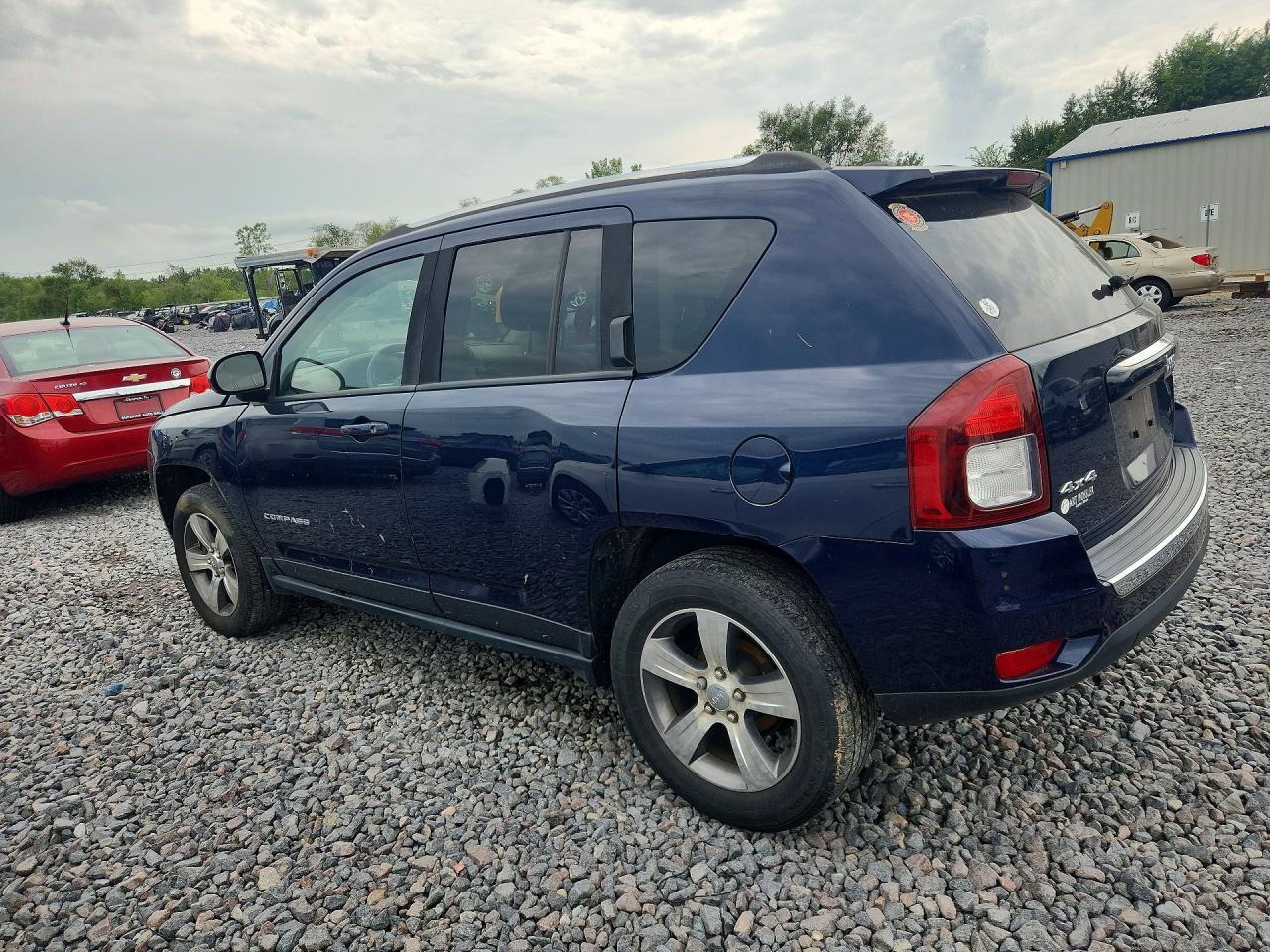 2016 Jeep Compass Latitude - Фото 2