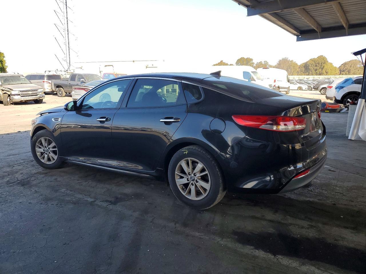 2017 Kia Optima Lx - Фото 2