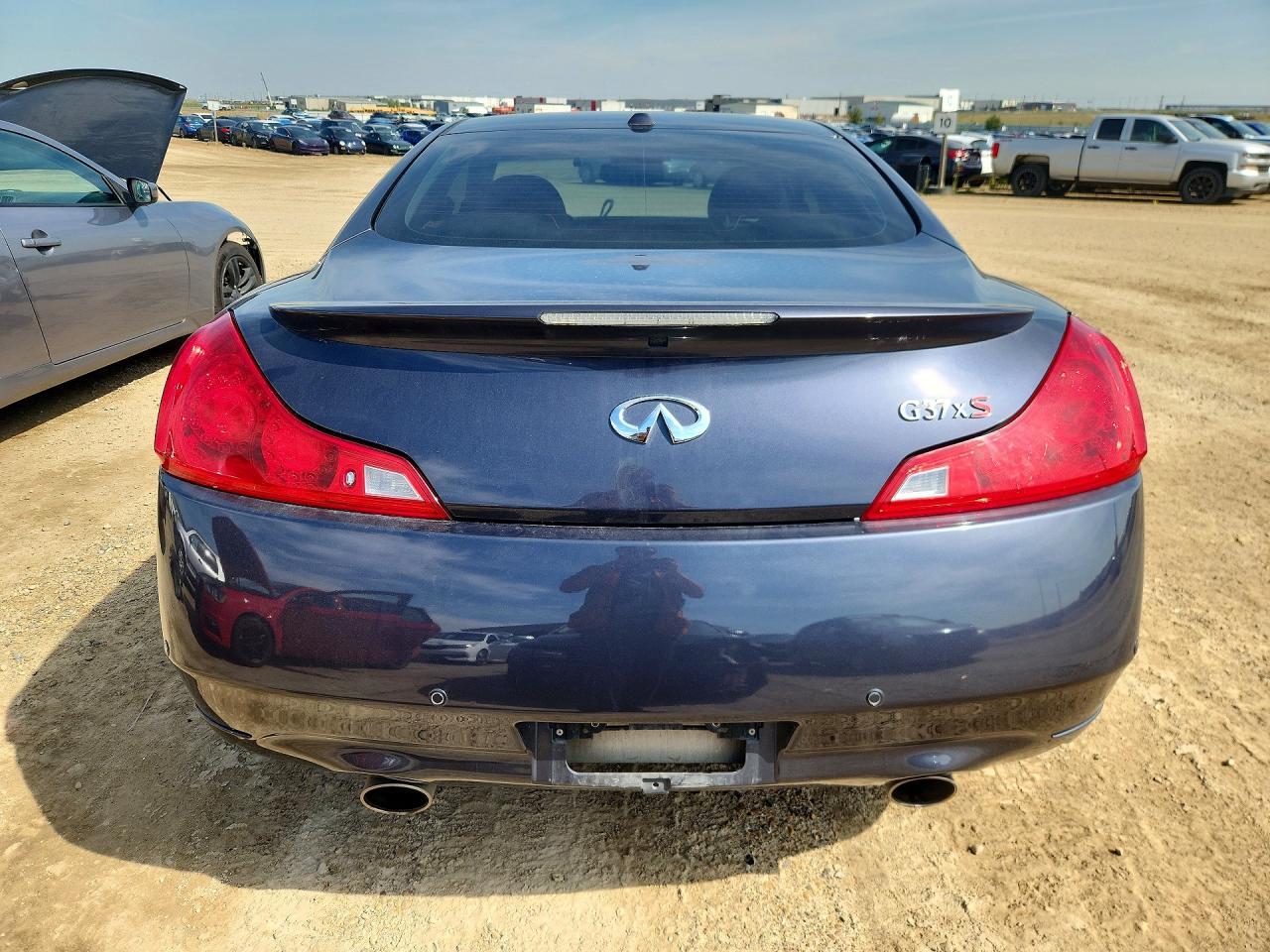 2011 Infiniti G37 - Image 6