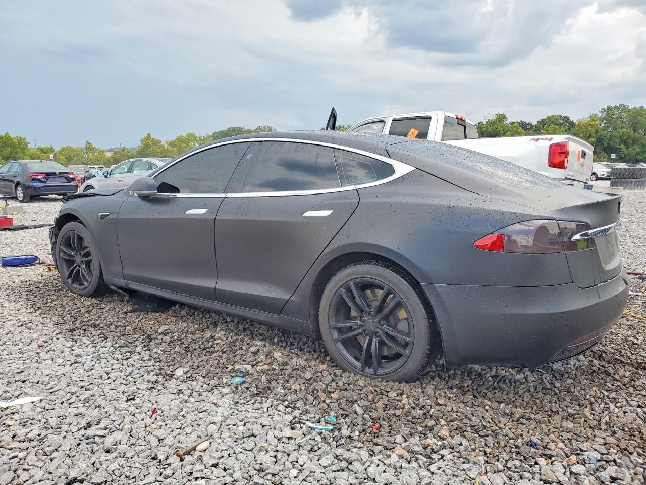 2017 Tesla Model S - Image 2