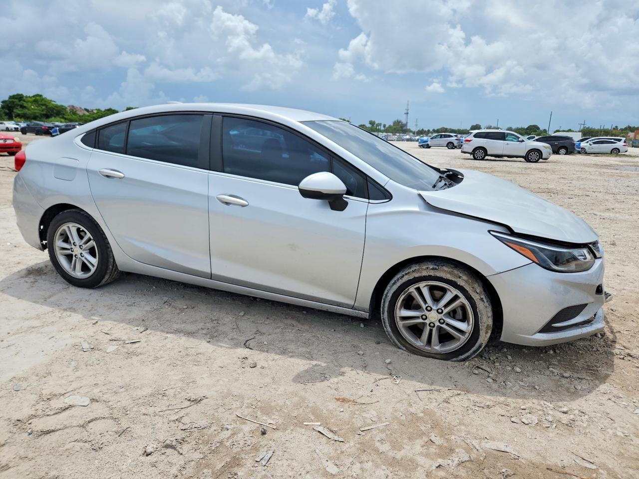 2017 Chevrolet Cruze Lt - Фото 4