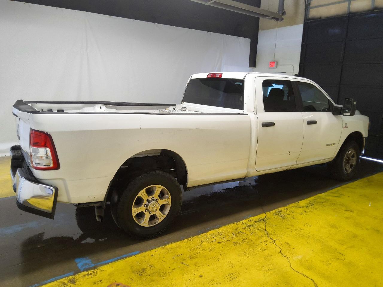2023 Ram 3500 Big Horn - Фото 3