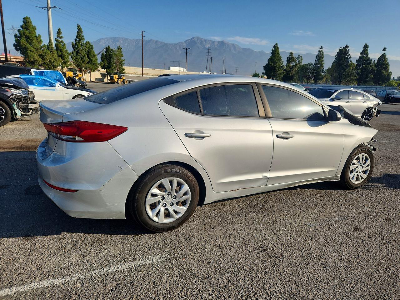 2018 Hyundai Elantra Se - Image 3