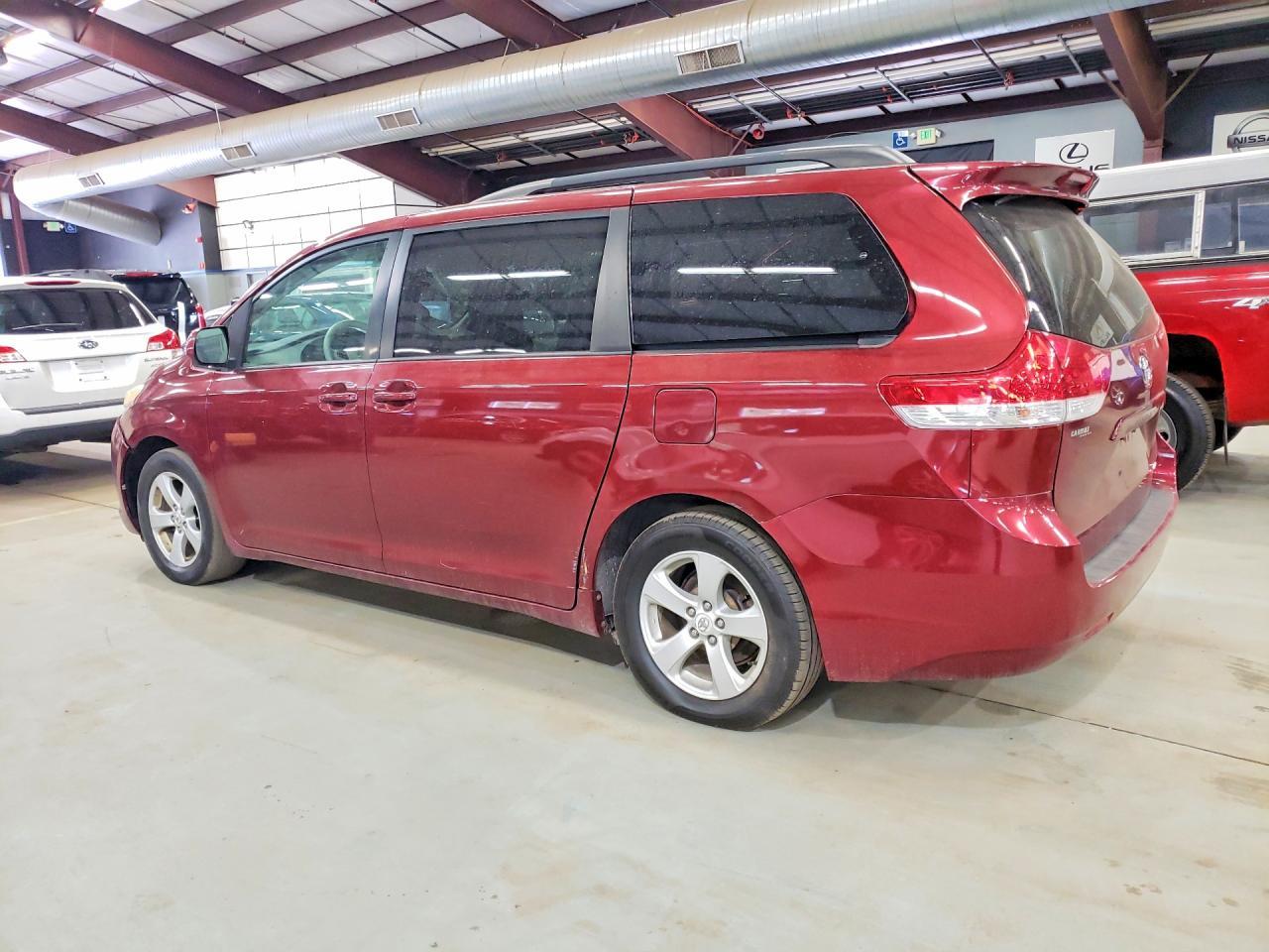 2011 Toyota Sienna Le - Image 2