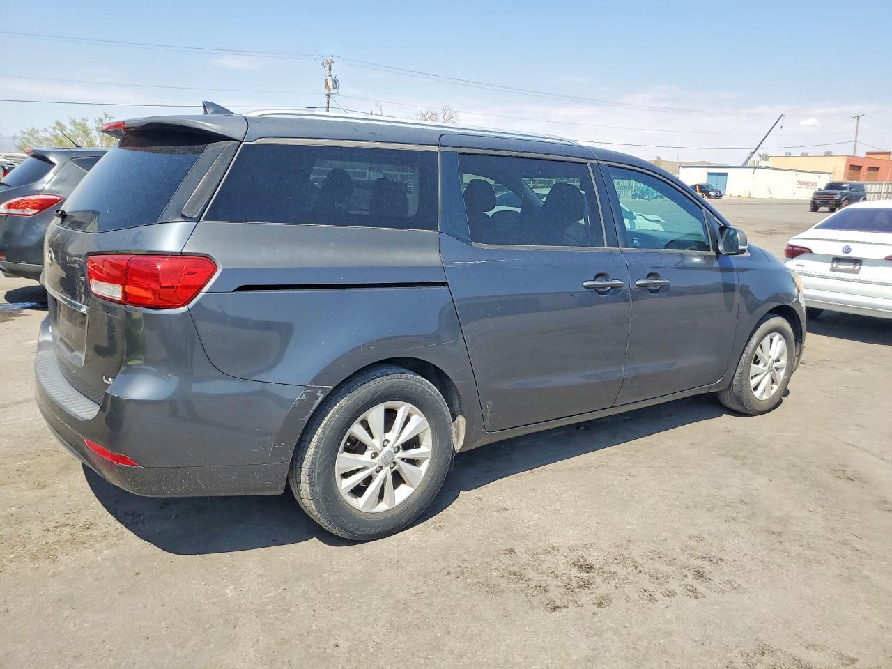 2015 Kia Sedona Lx - Фото 3