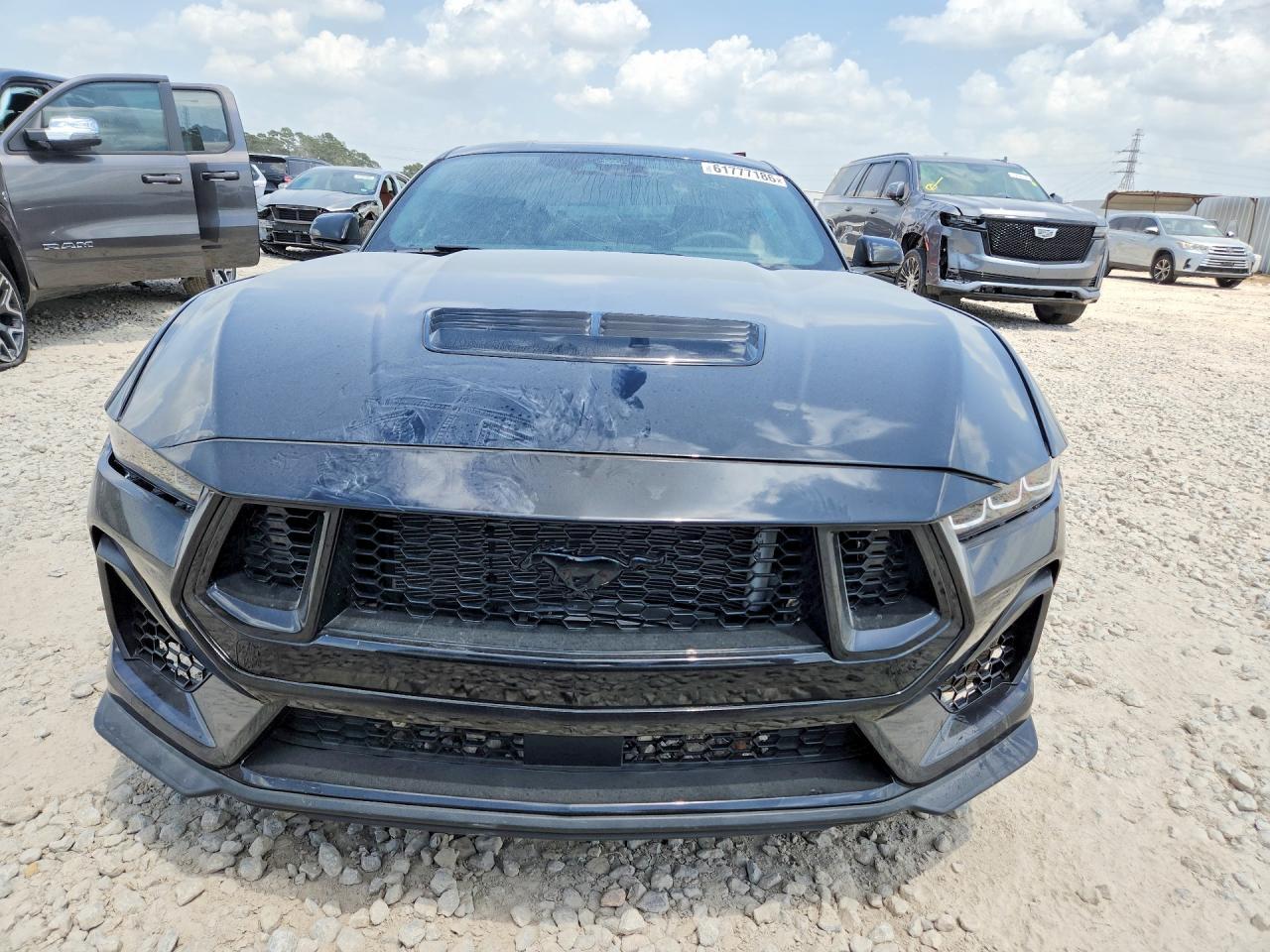 2025 Ford Mustang I4 - Image 5