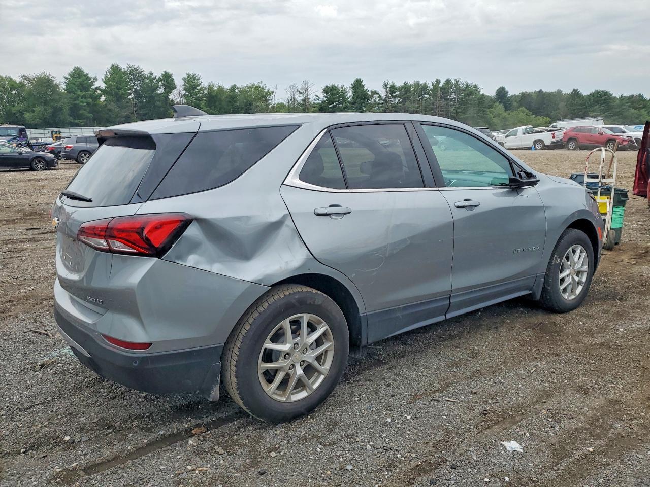 2023 Chevrolet Equinox Lt - Image 3
