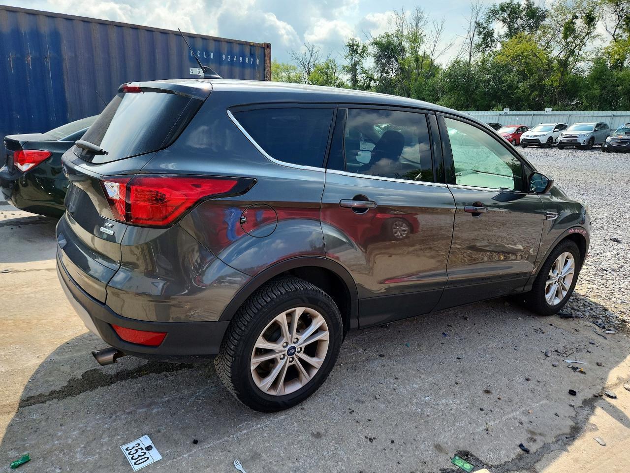 2019 Ford Escape Se - Фото 3