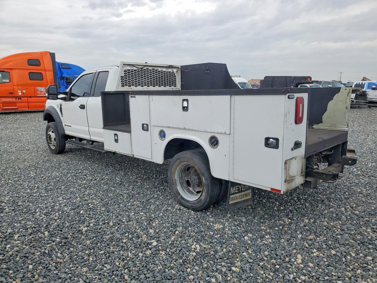 2021 Ford F450 Super Duty - Фото 2