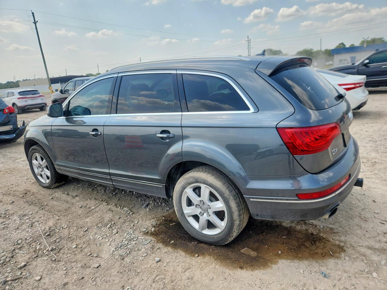 2015 Audi Q7 Premium Plus - Image 2