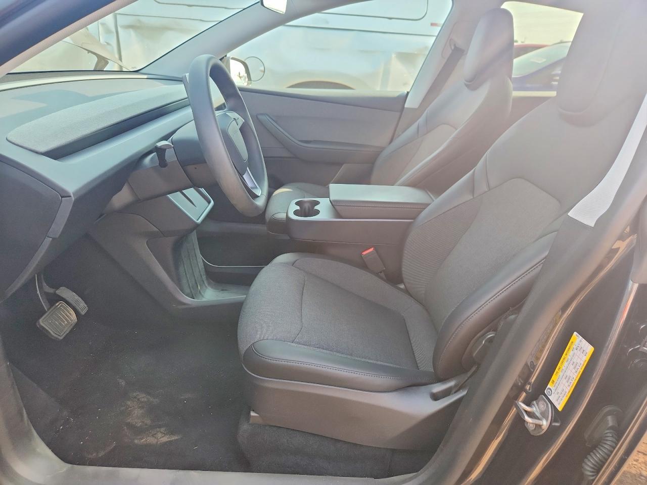 2026 Tesla Model Y - Image 7