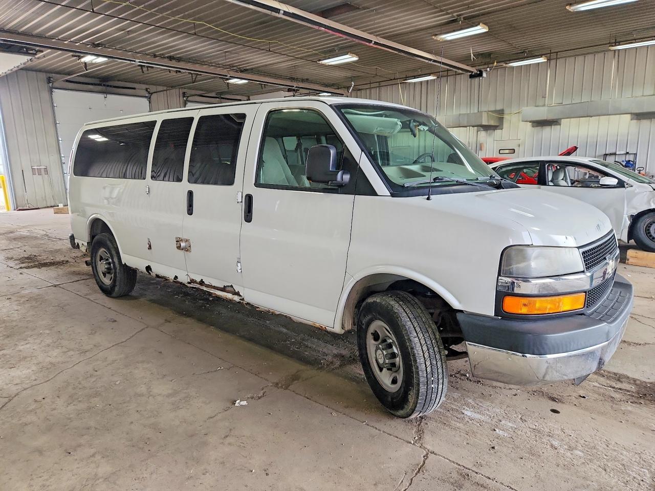 2008 Chevrolet Express G3500 - Image 4